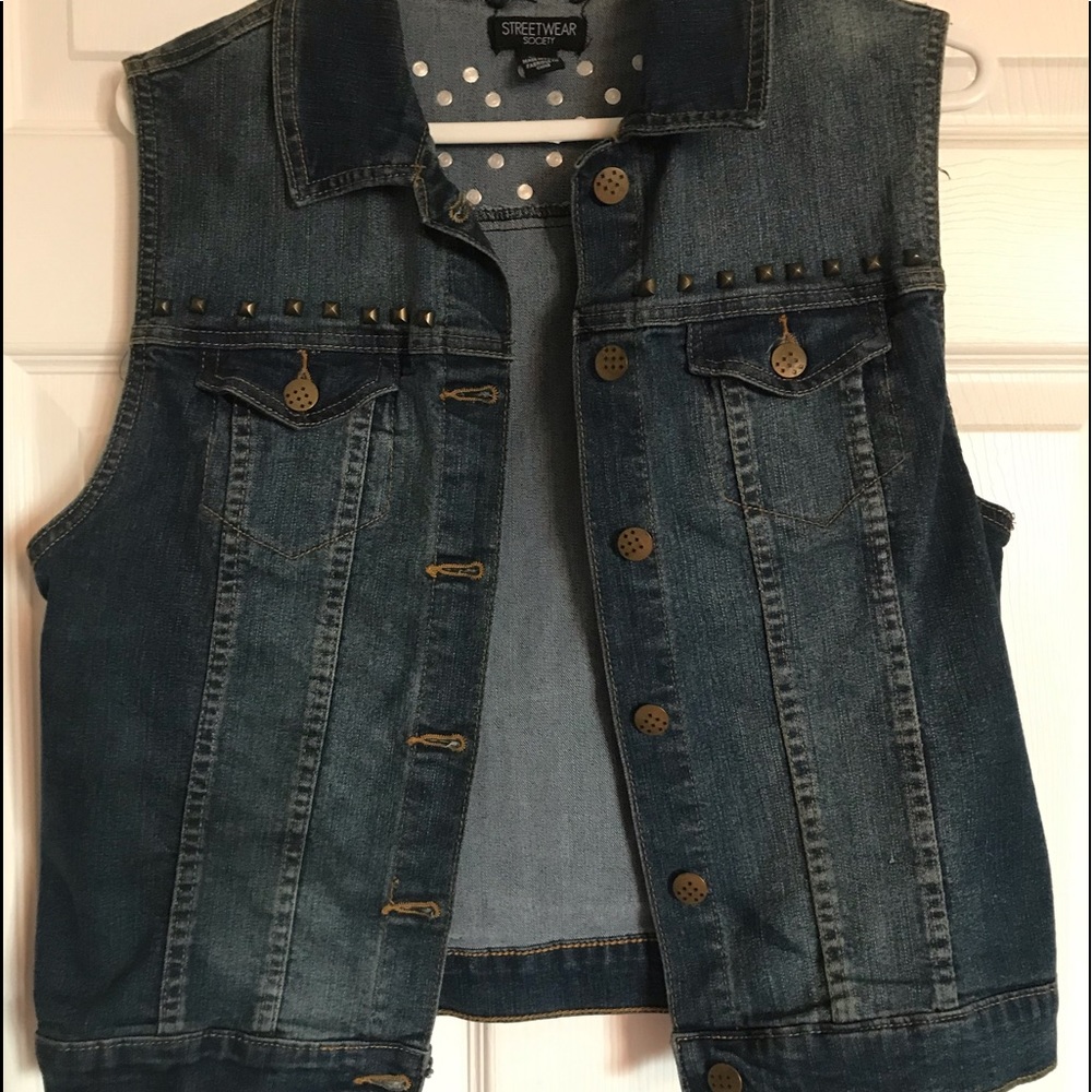 Jean Vest.